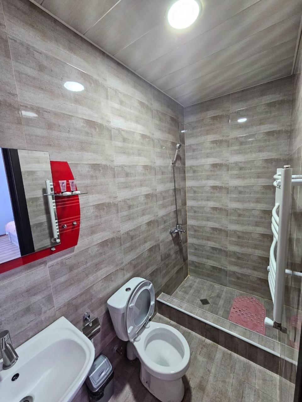 Discover Kazbegi Hotel Stepantsminda Exterior foto