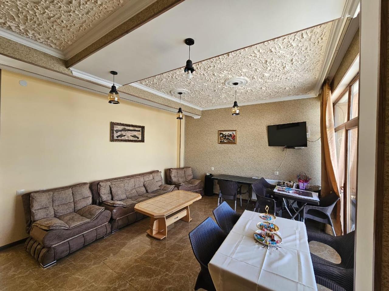 Discover Kazbegi Hotel Stepantsminda Exterior foto